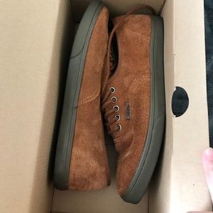 Authentic lo-pro vans